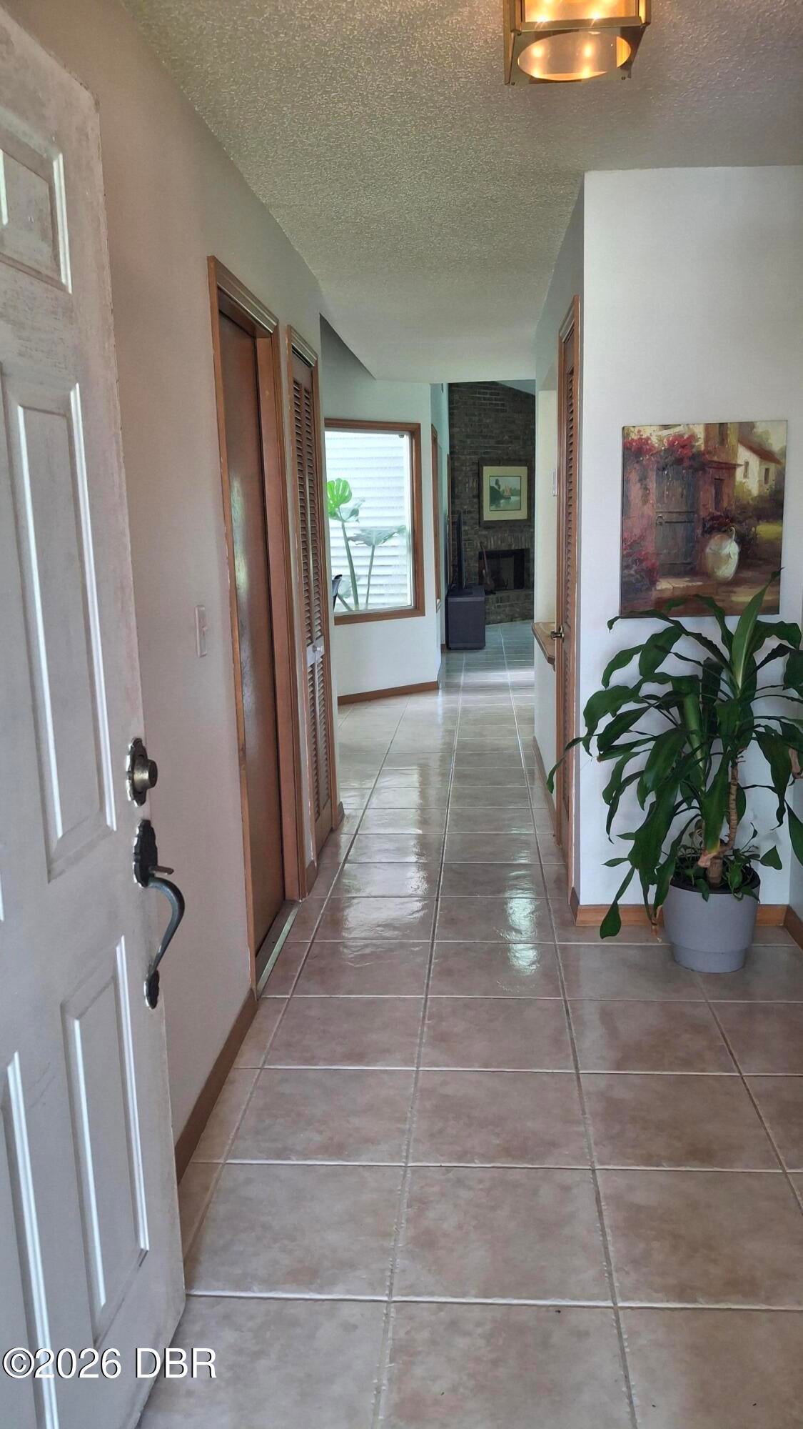 960 S Lakewood Terrace