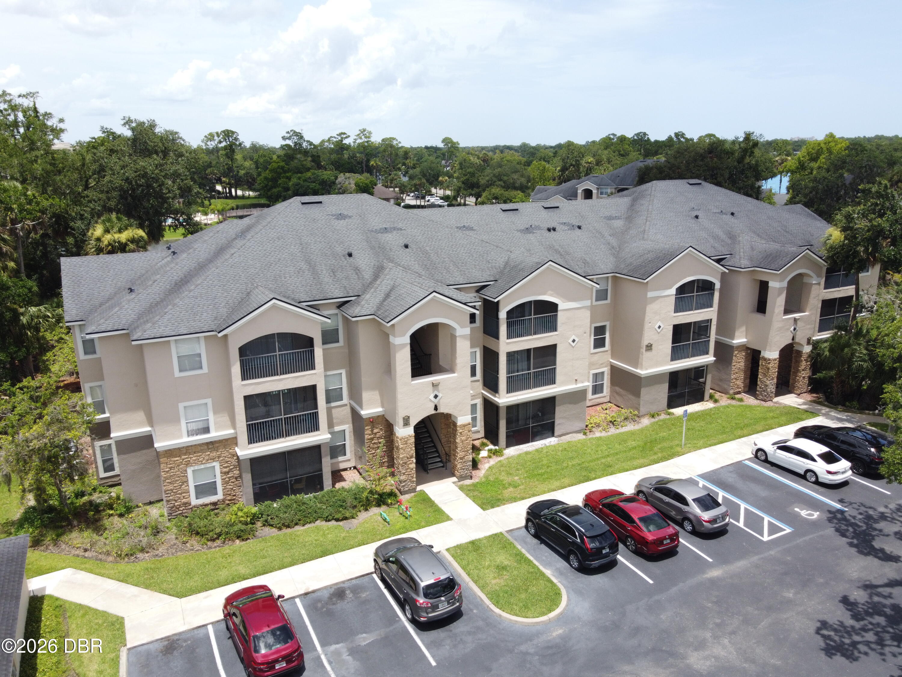 940 Village Trail