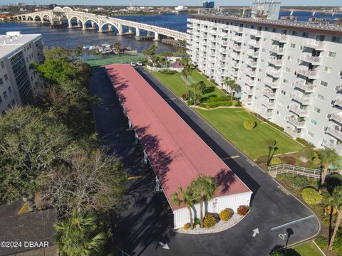 A home in Daytona Beach