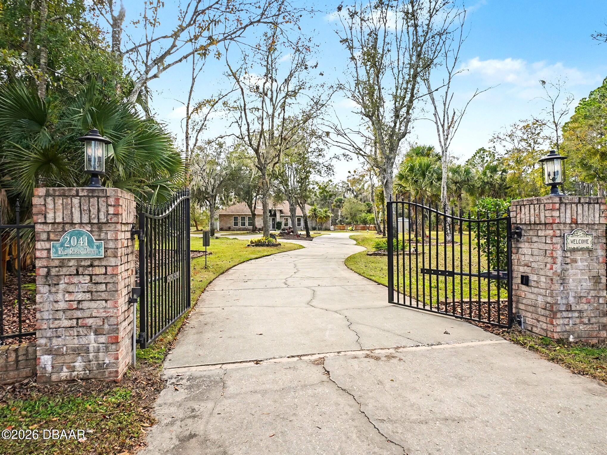 2041 Red Robin Drive