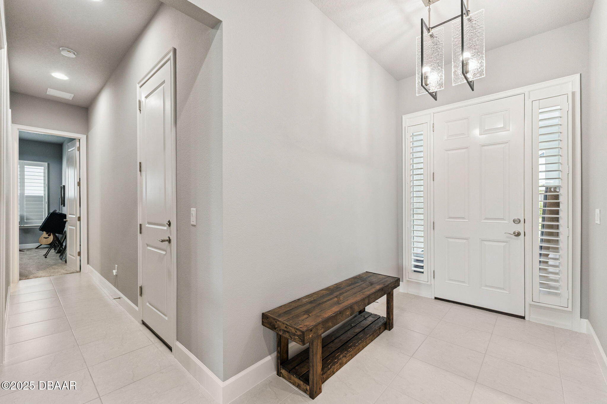 569 Mosaic Boulevard