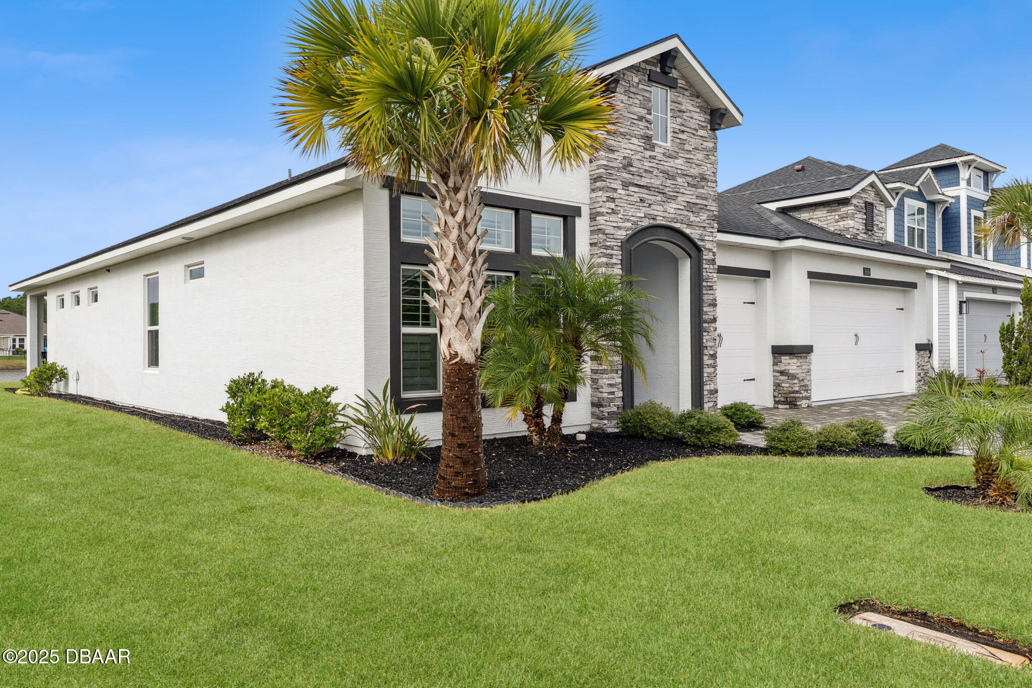 569 Mosaic Boulevard