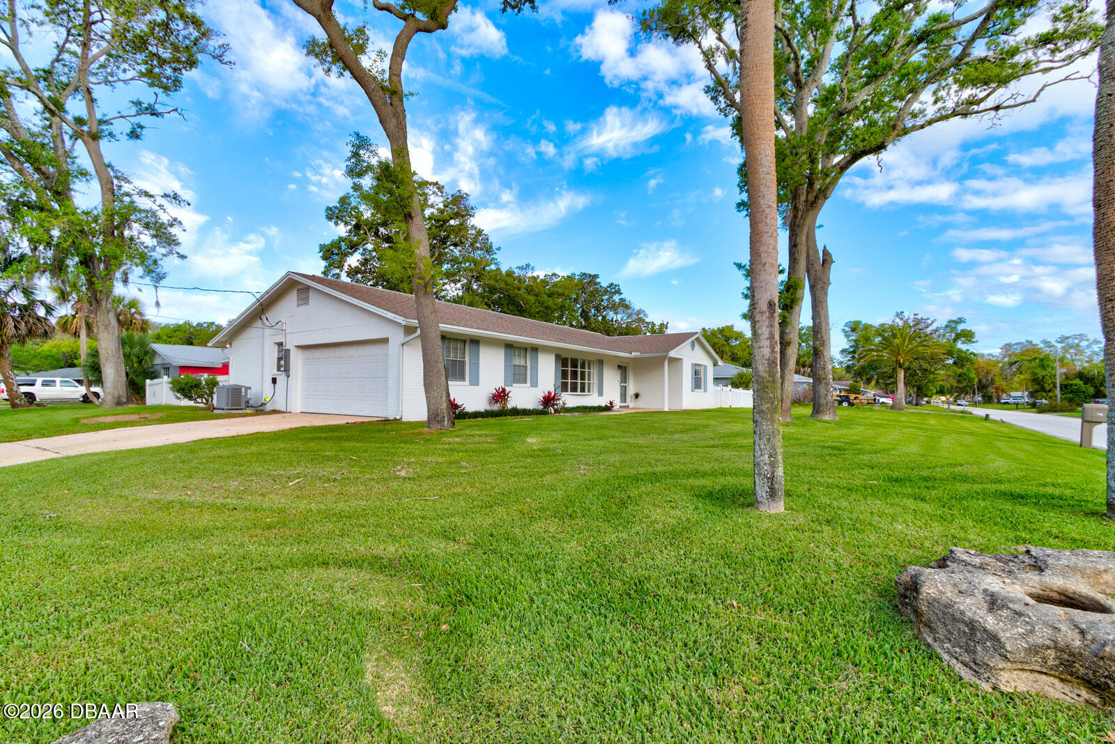 700 Lindenwood Circle E