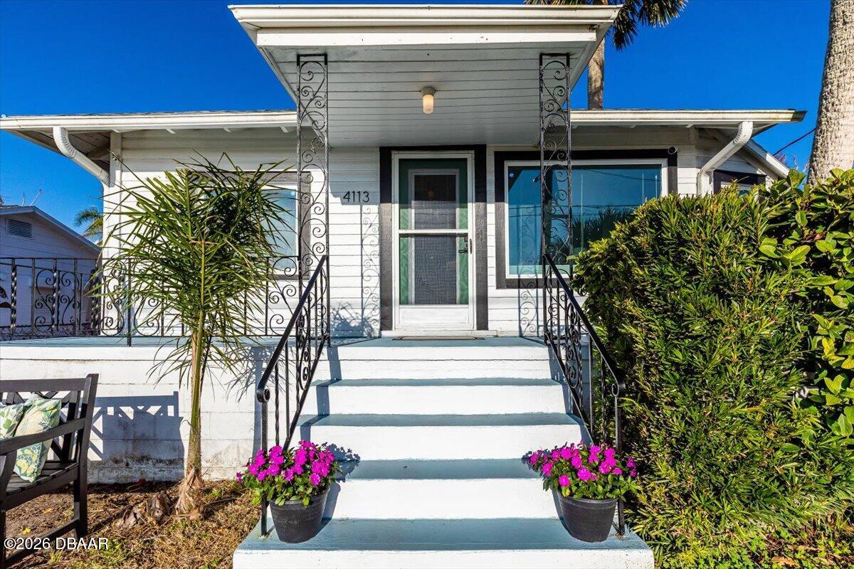 4113 S Peninsula Drive