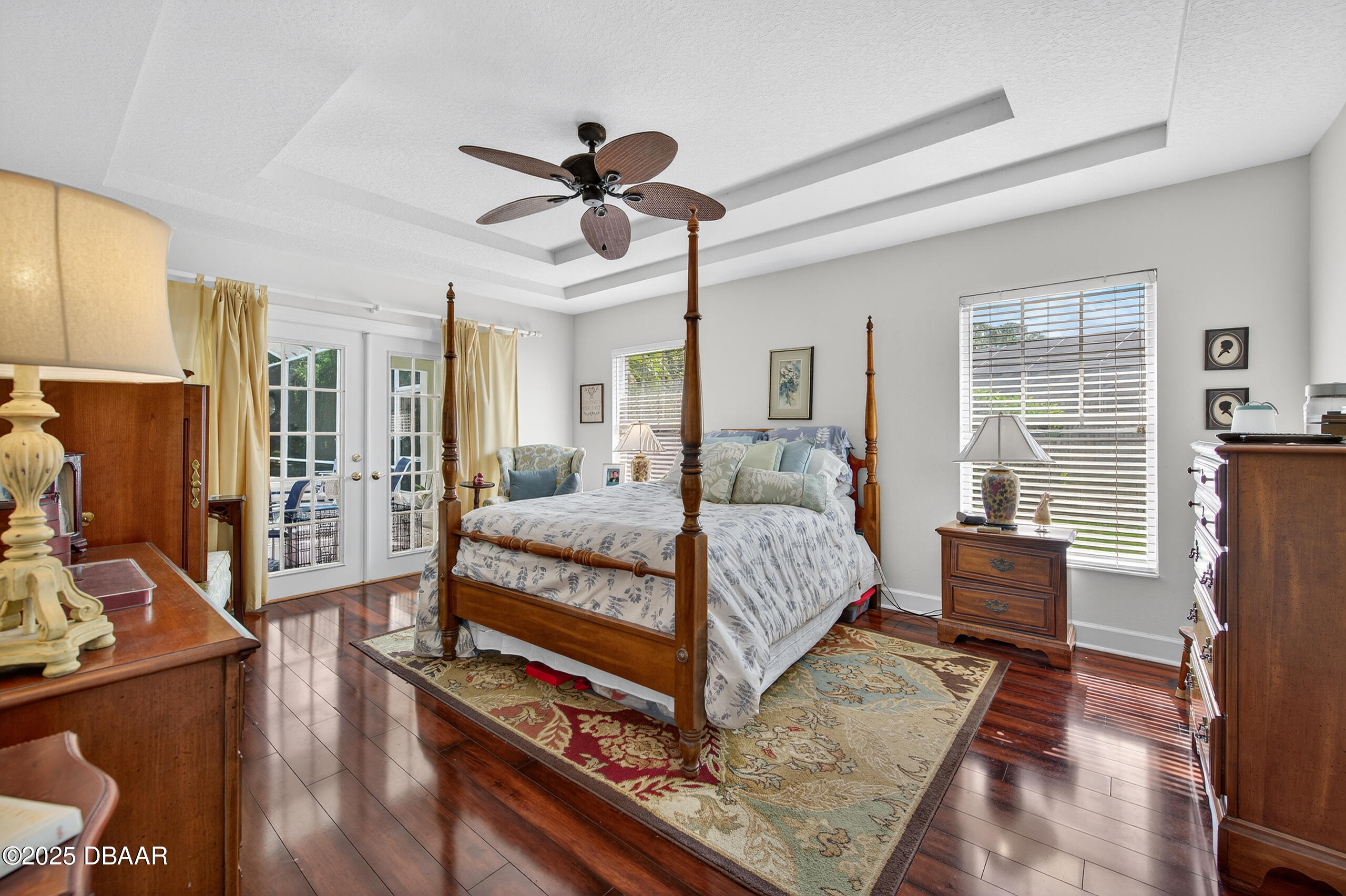 8 Fox Cliff Way