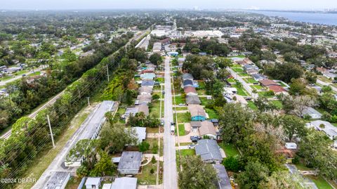 A home in South Daytona