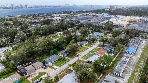 A home in South Daytona