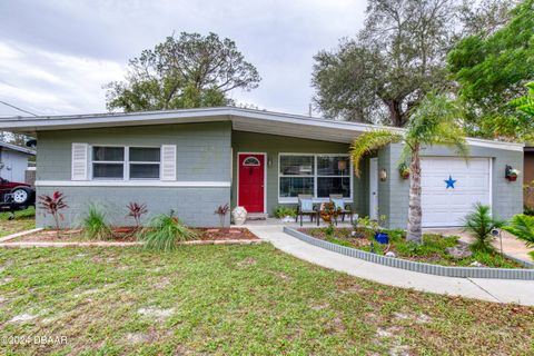 A home in South Daytona