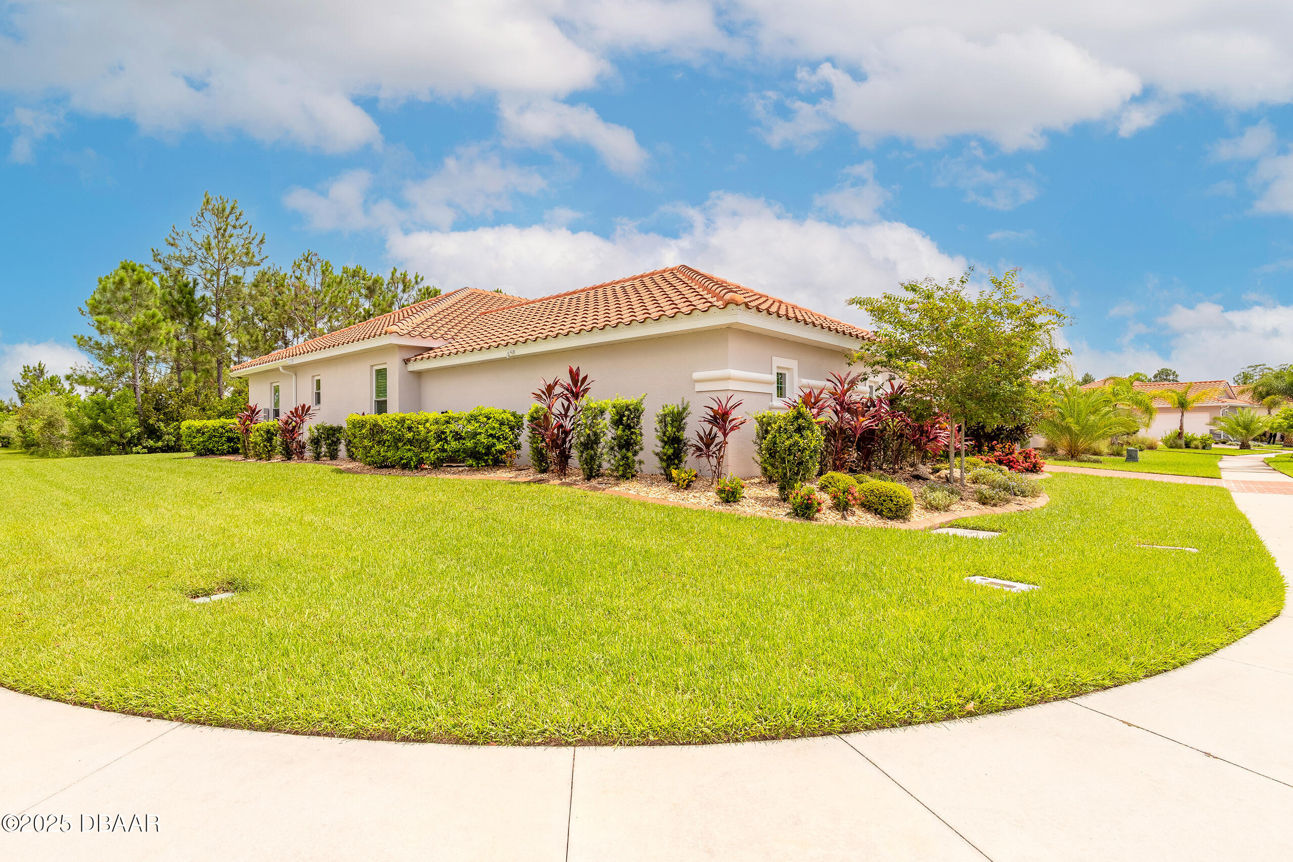 2816 E Venetian Lake Circle