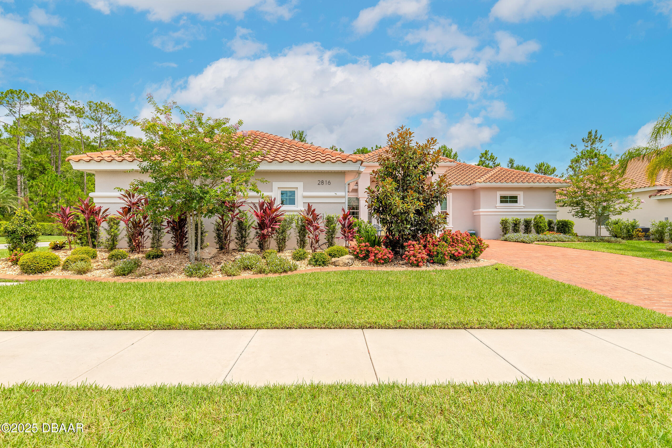 2816 E Venetian Lake Circle