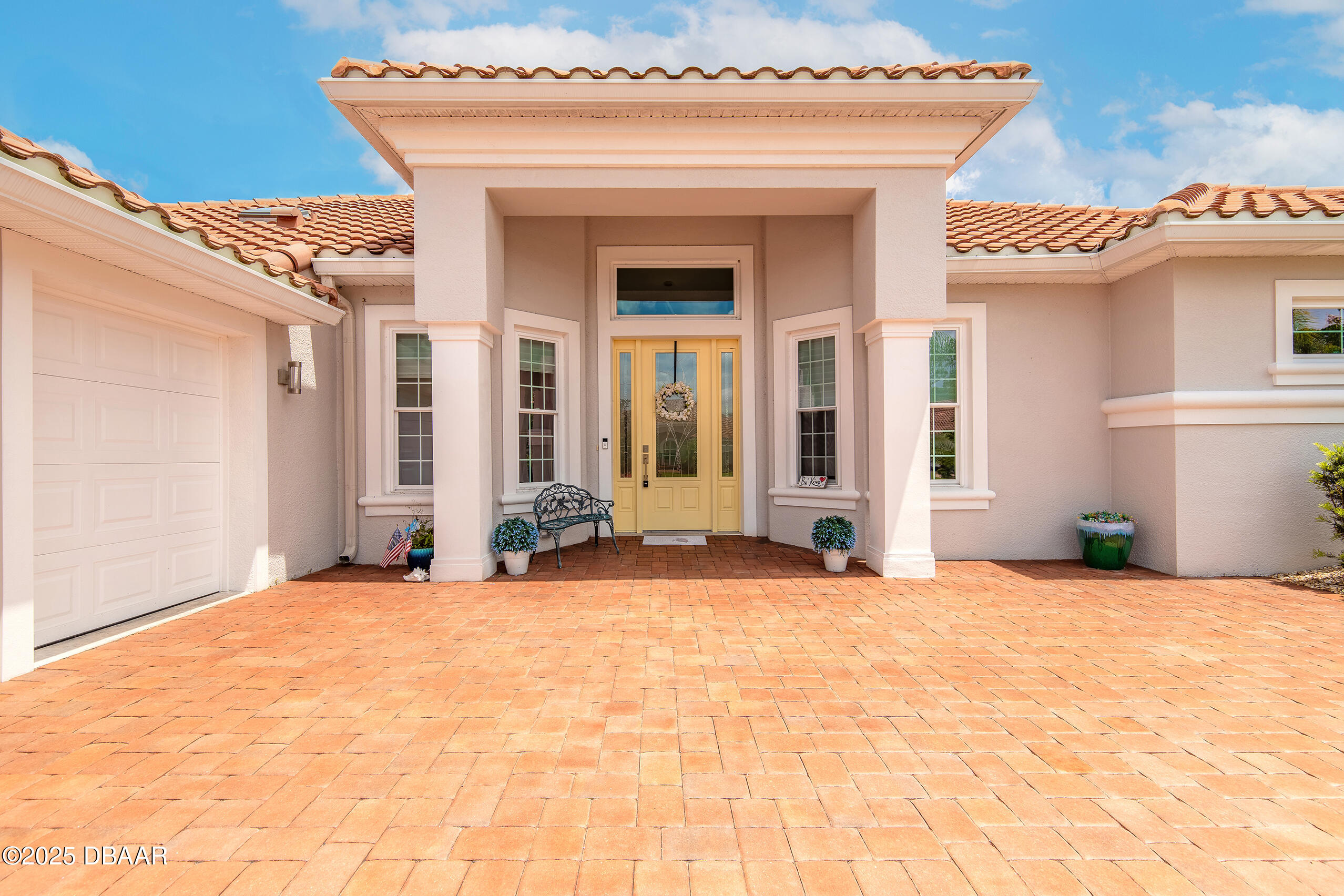 2816 E Venetian Lake Circle
