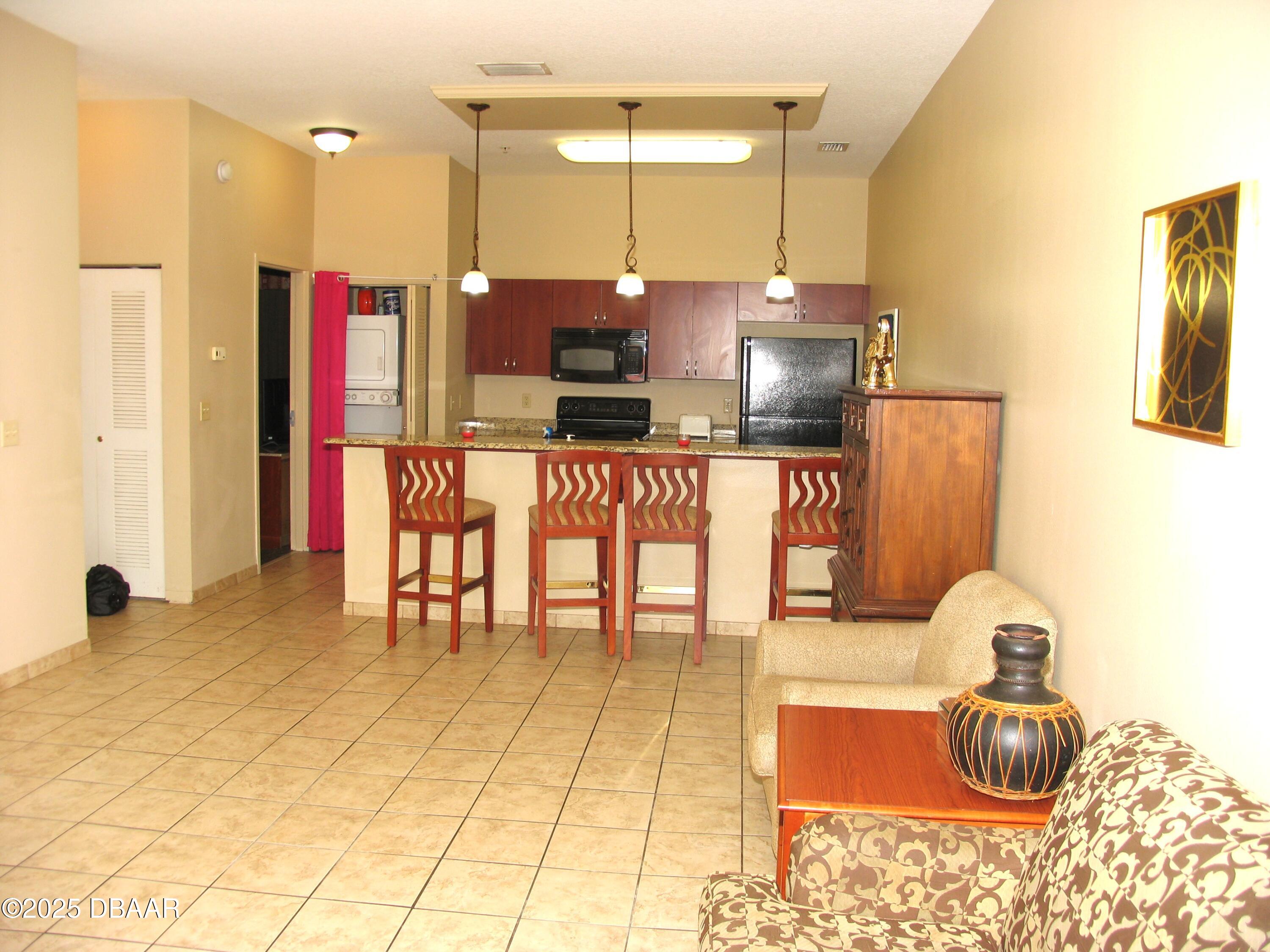 1653 N US Highway 1 1328