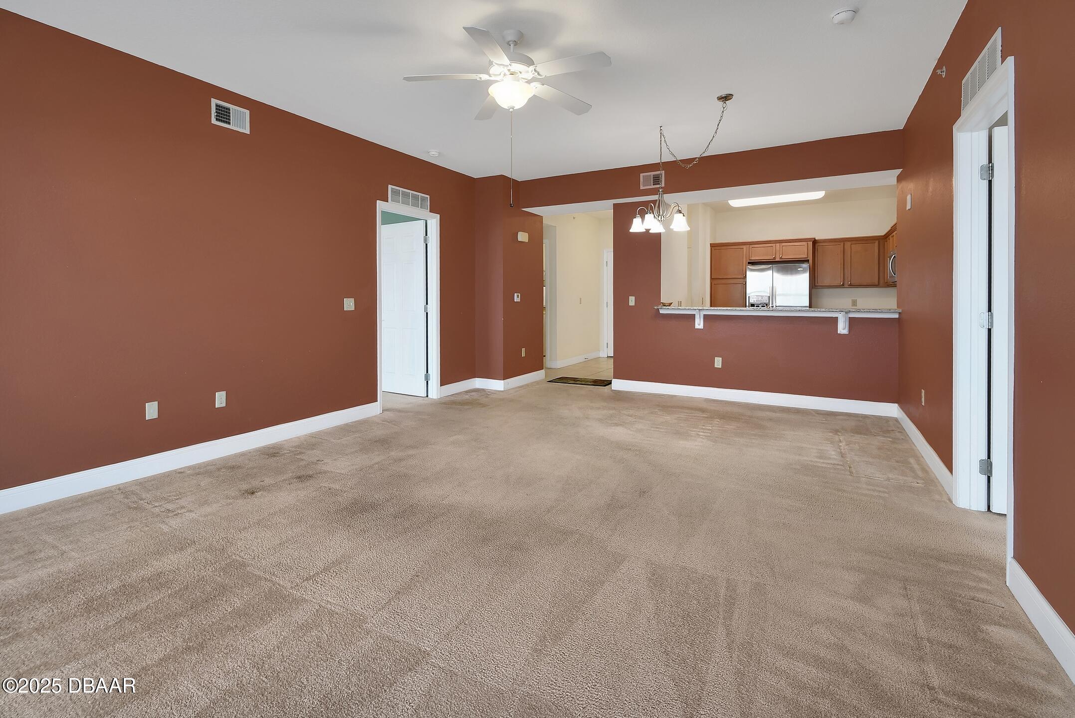 2801 S Ridgewood Avenue