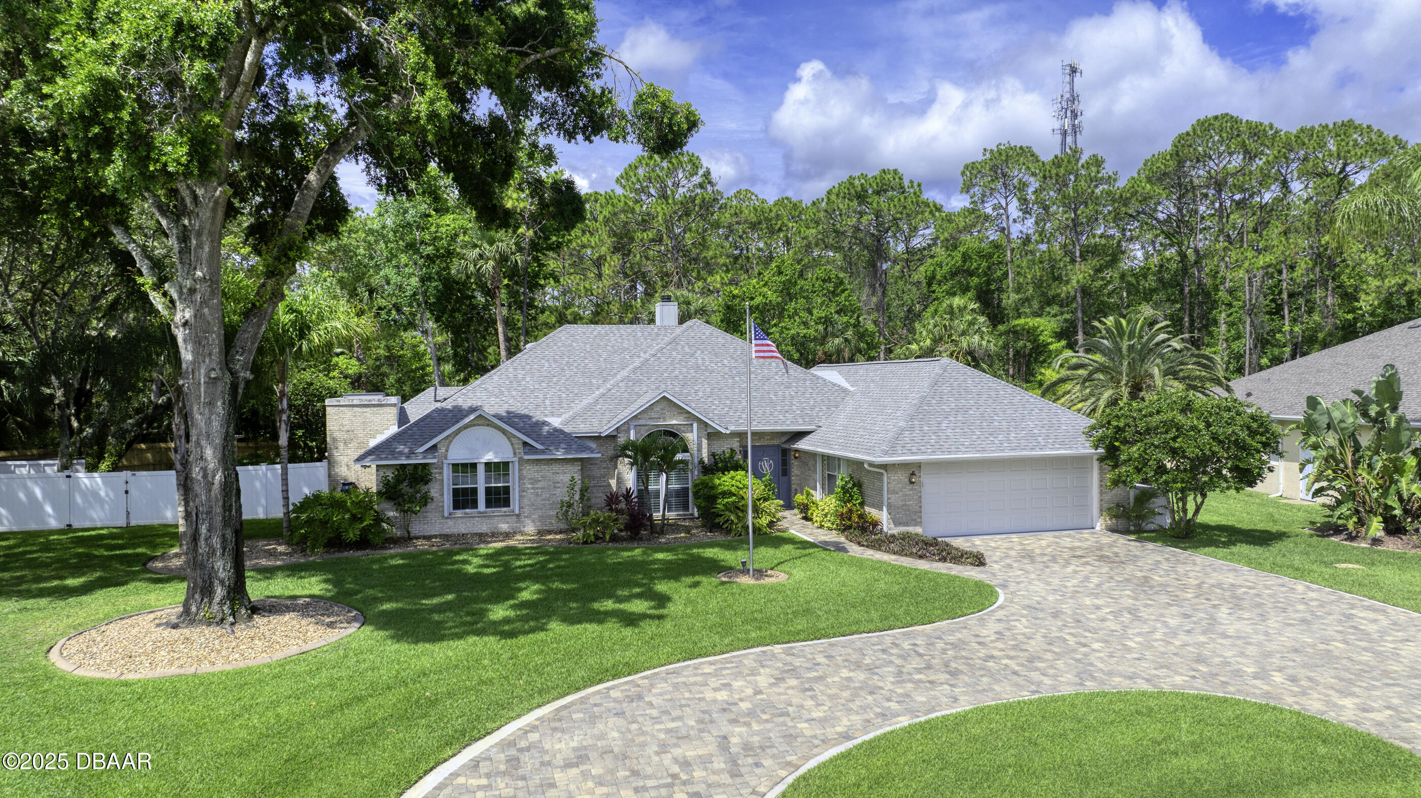 9 Crescent Lake Way