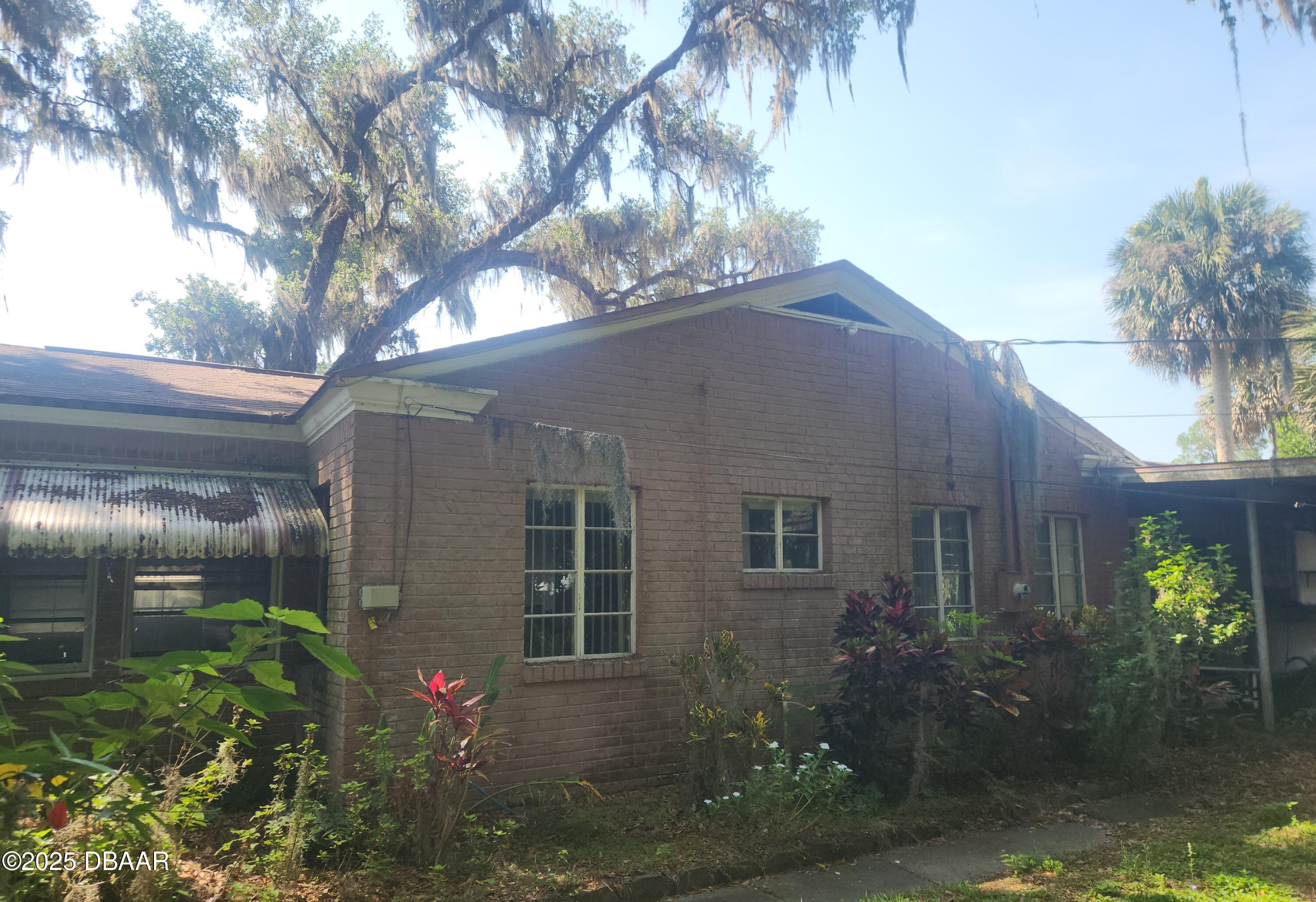 105 Palm Lane