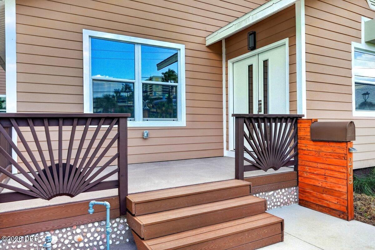 205 N Wild Olive Avenue