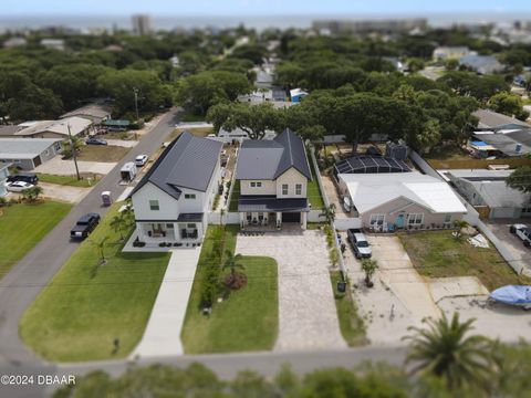 A home in New Smyrna Beach