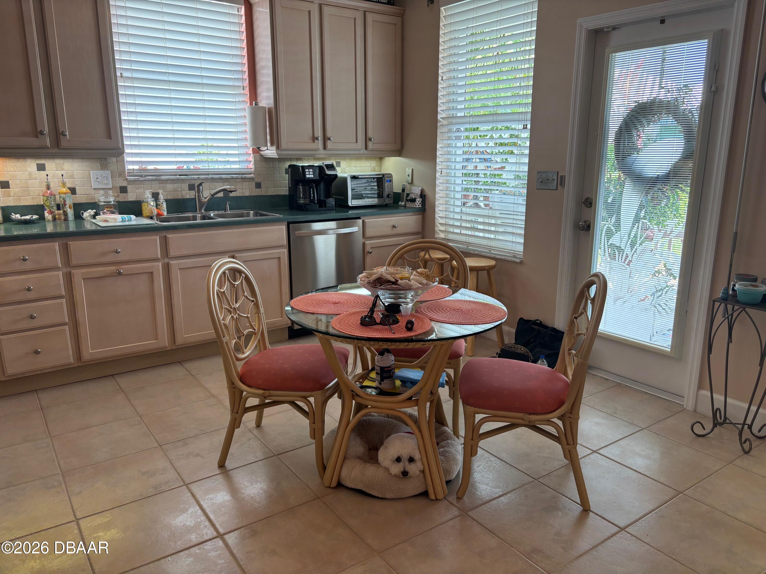 121 Florida Shores Boulevard