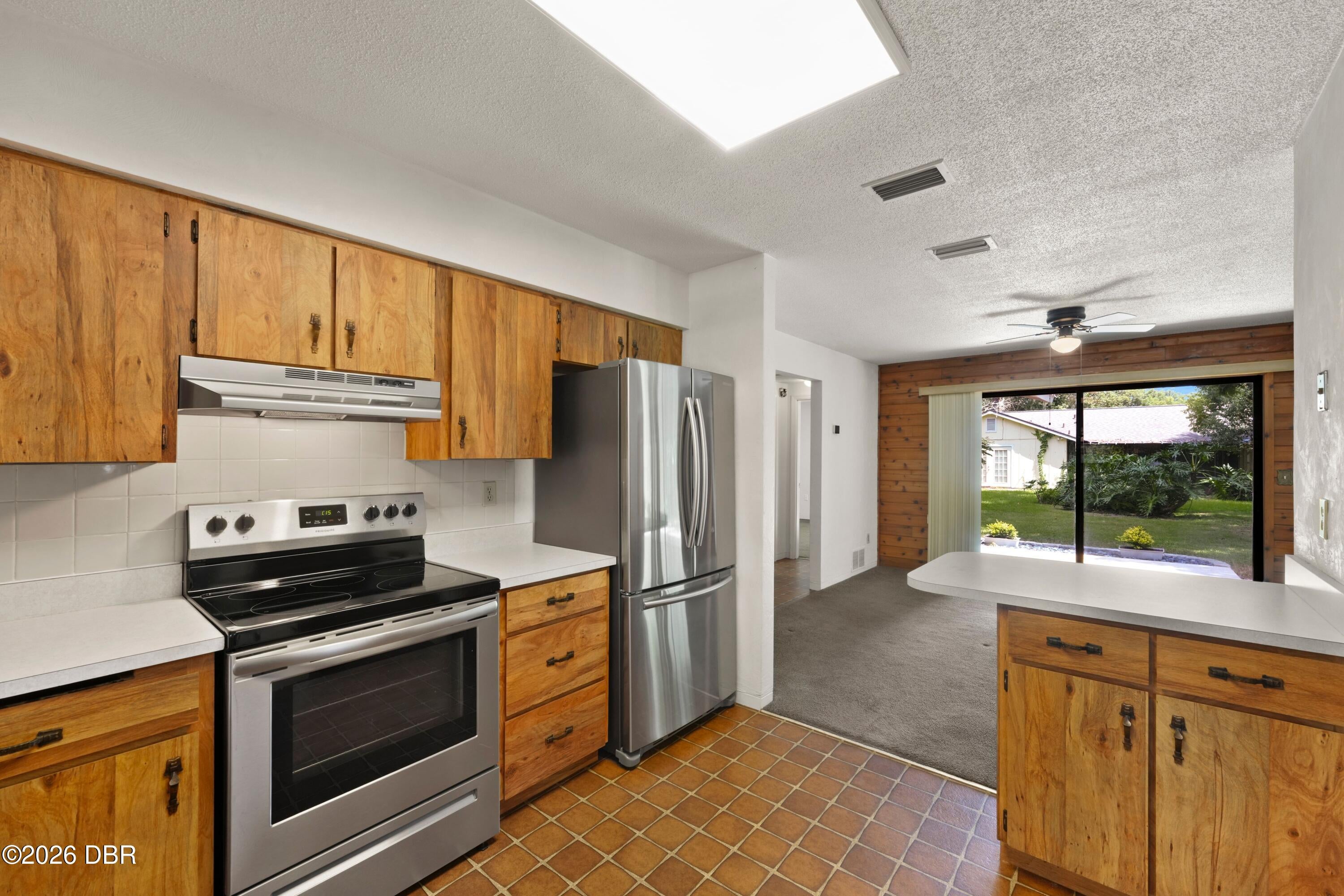1009 Indian Oaks W