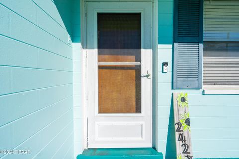 A home in South Daytona