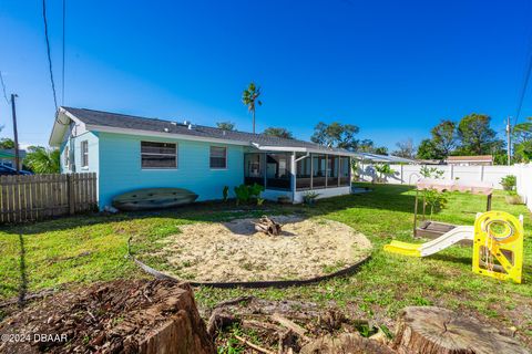 A home in South Daytona