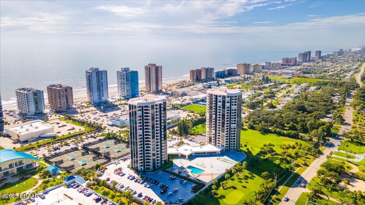 1 Oceans West Boulevard
