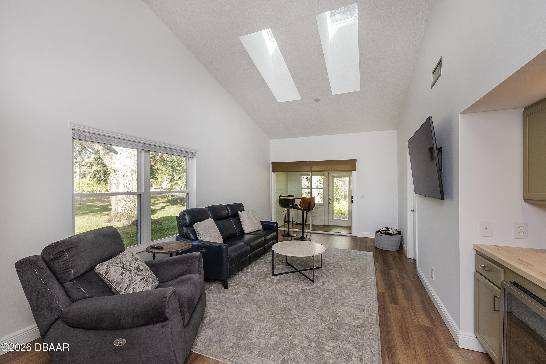 931 Meadow View Drive