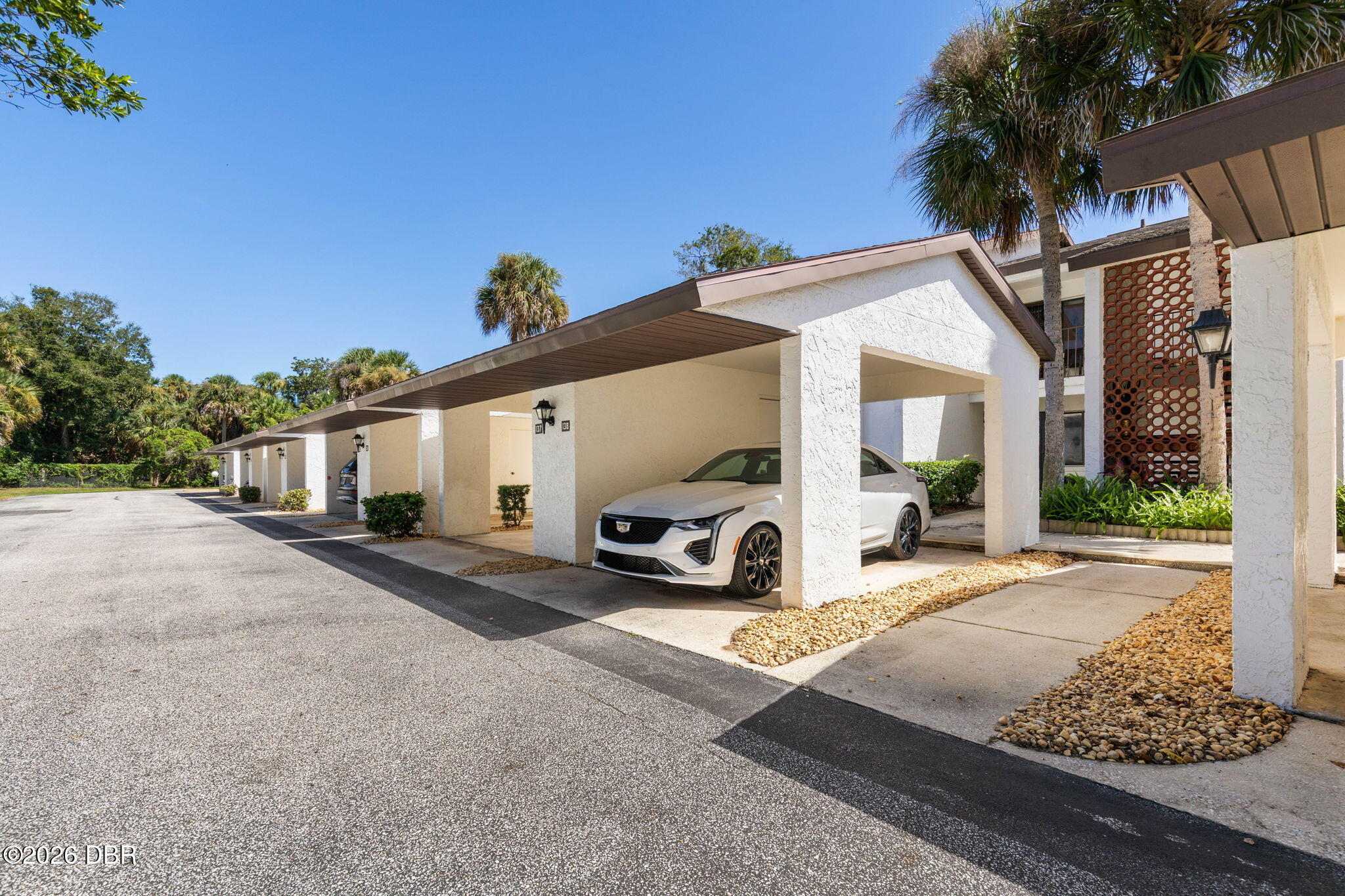 1 Tomoka Oaks Boulevard