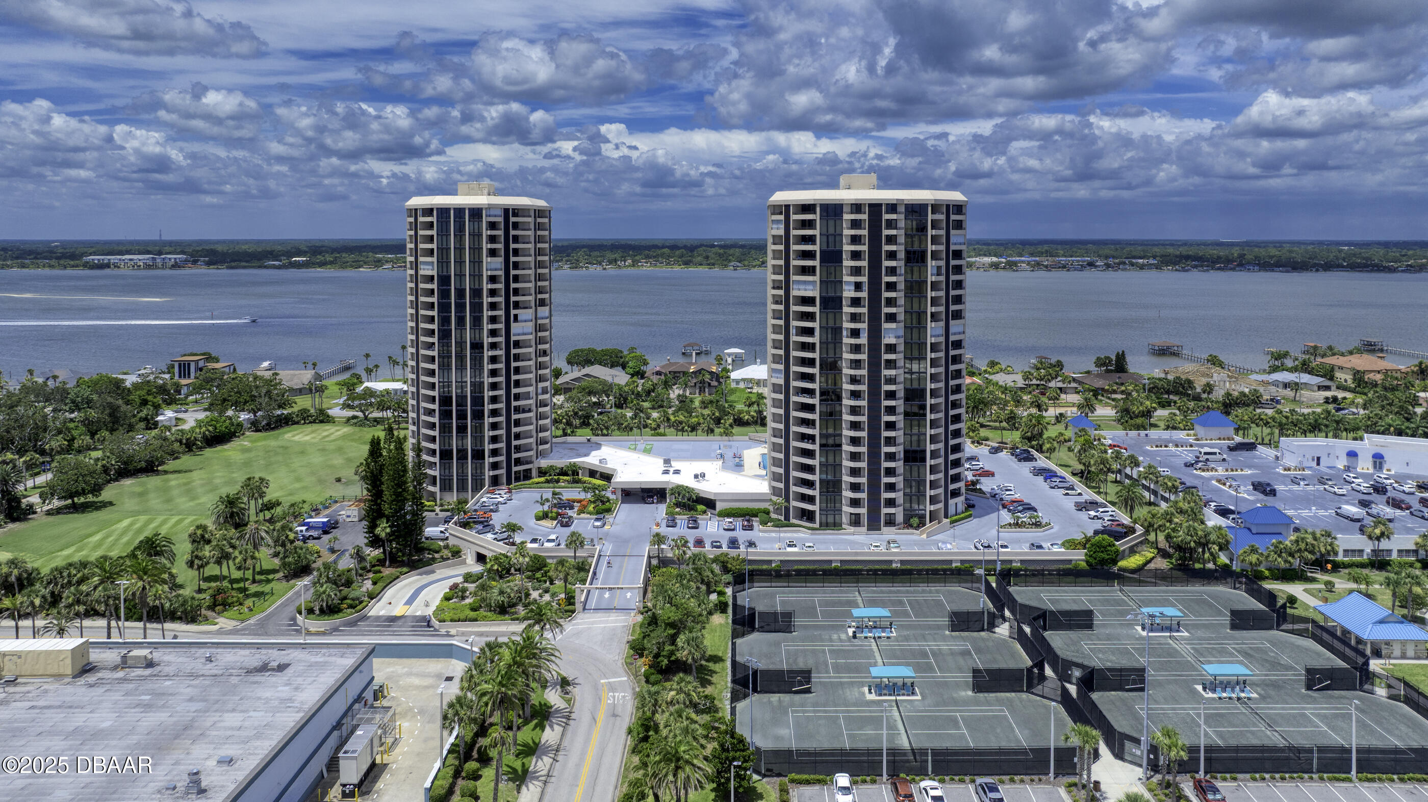 1 Oceans West Boulevard