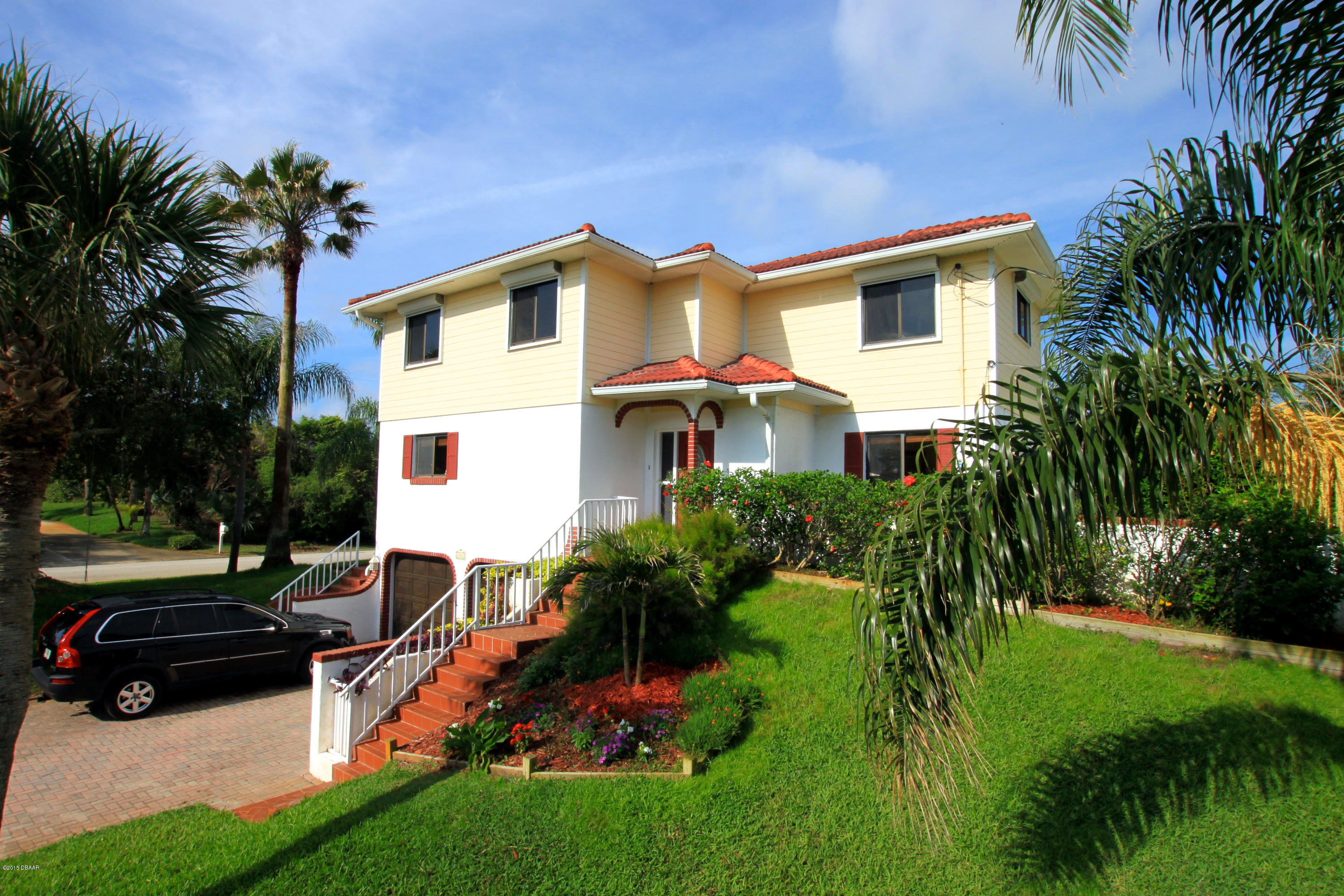 Photo 1 of 37 — 4762 Riverglen Boulevard, Ponce Inlet, FL 32127