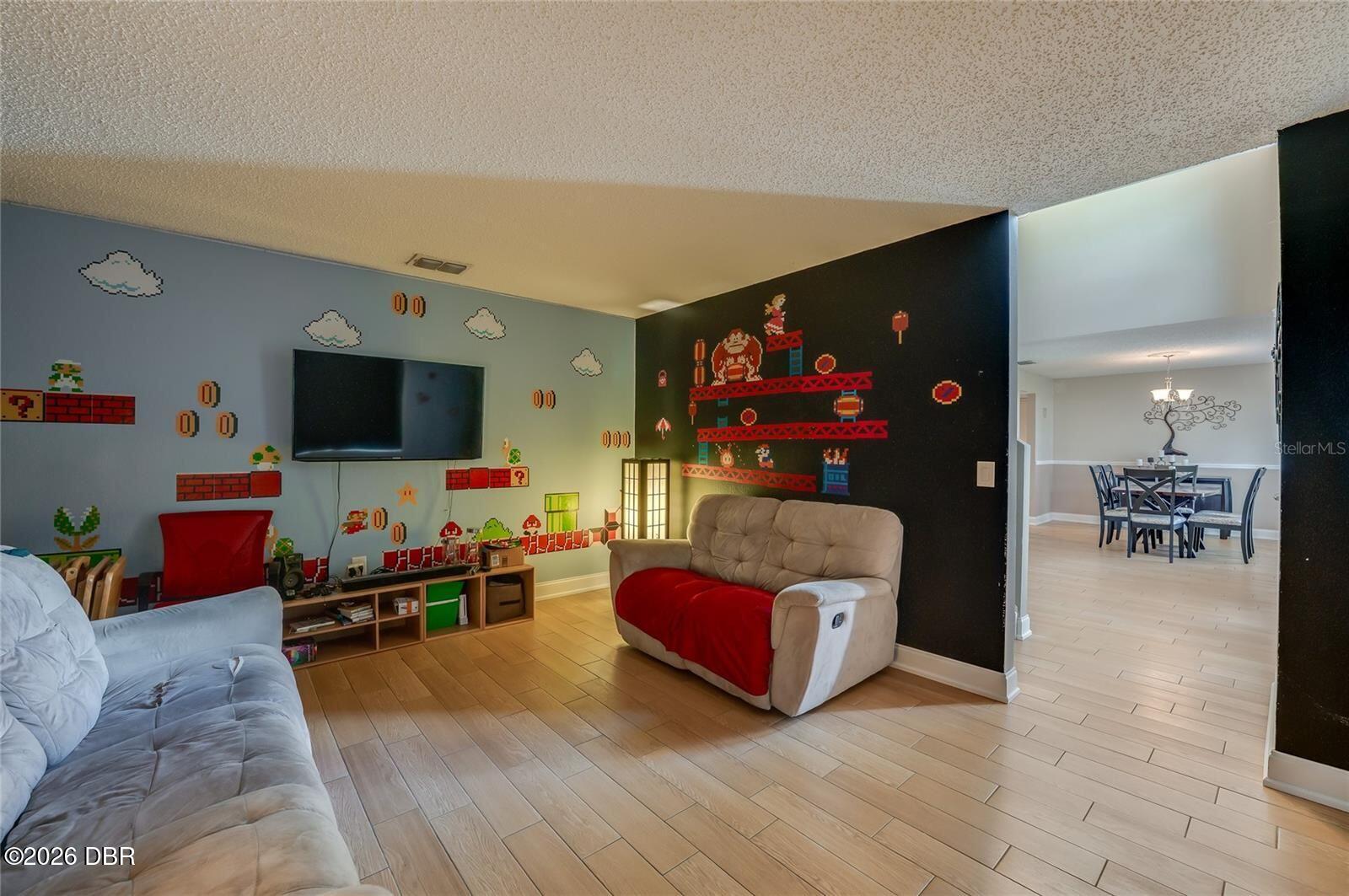 11 Zircon Court