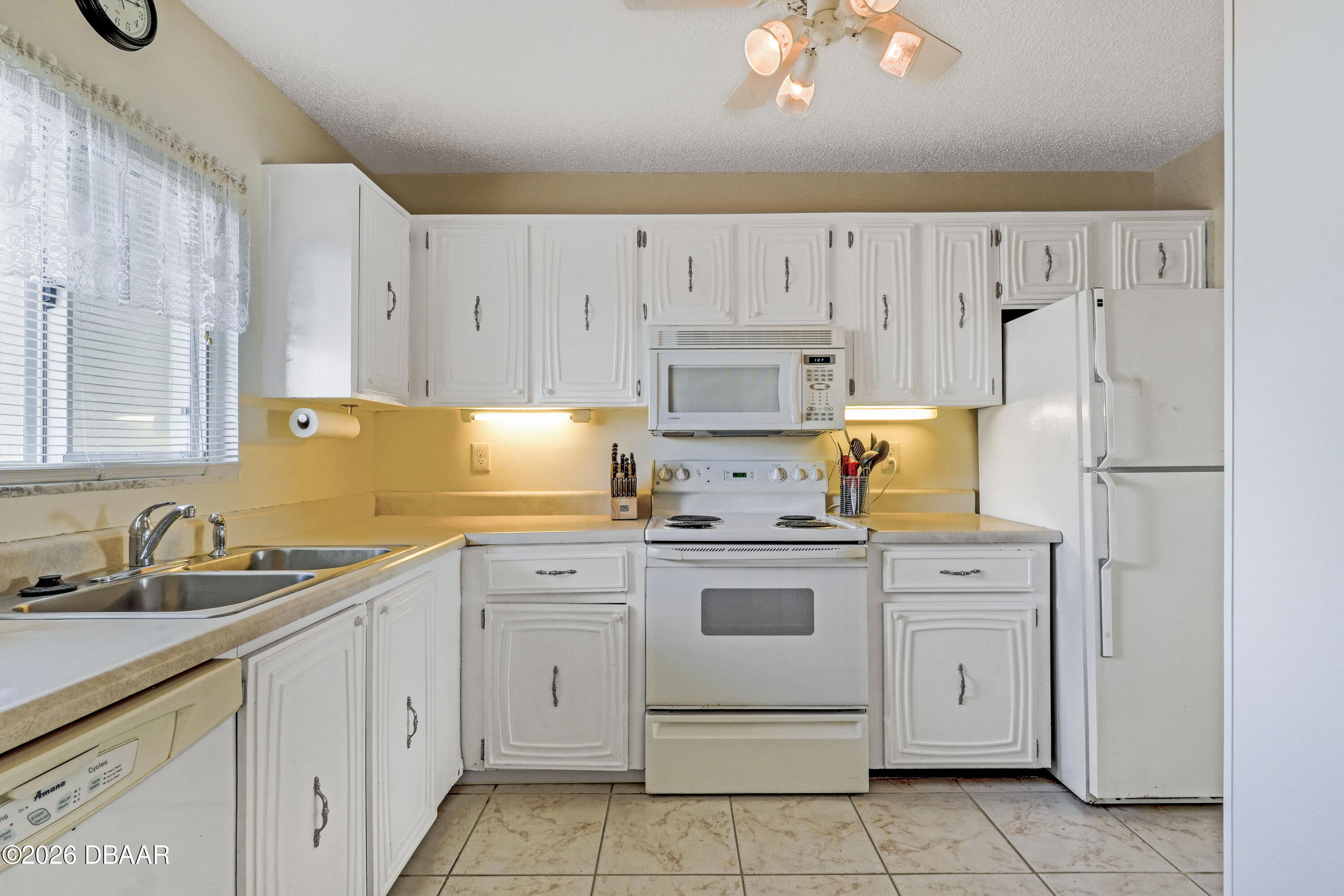 3606 S Peninsula Drive