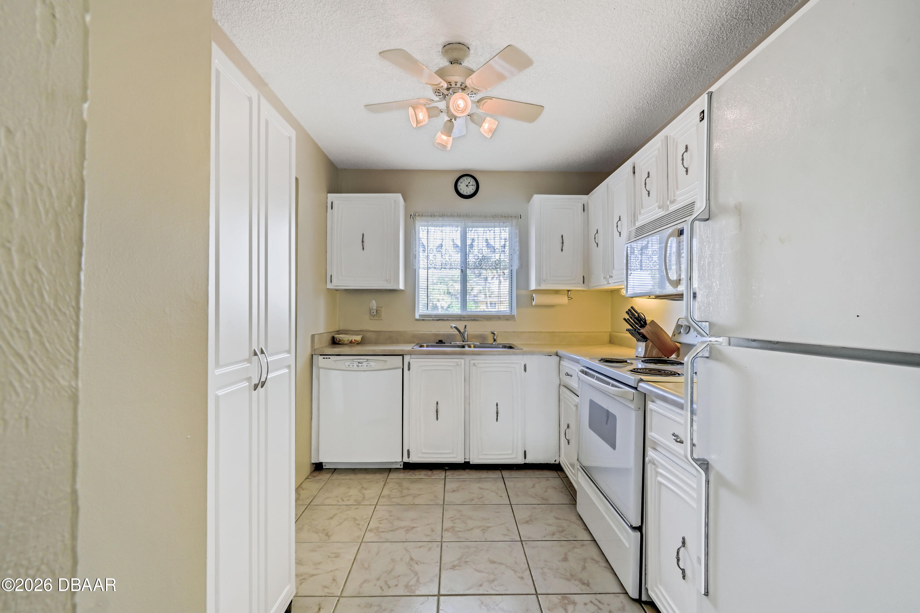 3606 S Peninsula Drive