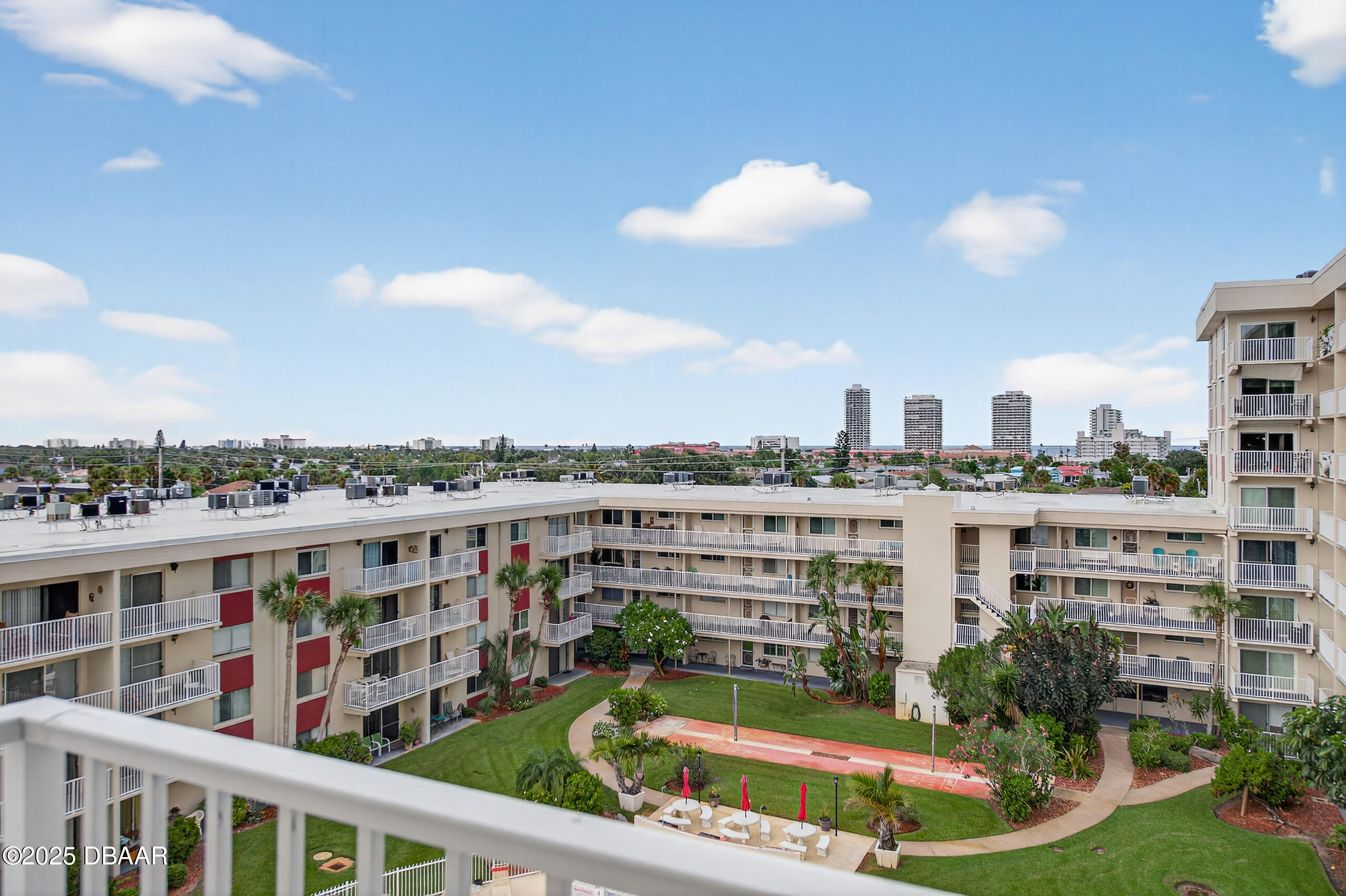 2711 N Halifax Avenue