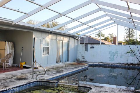 A home in South Daytona