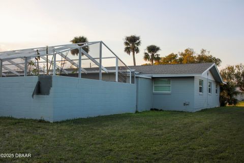 A home in South Daytona