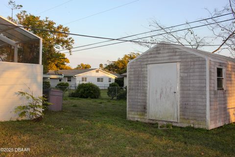 A home in South Daytona