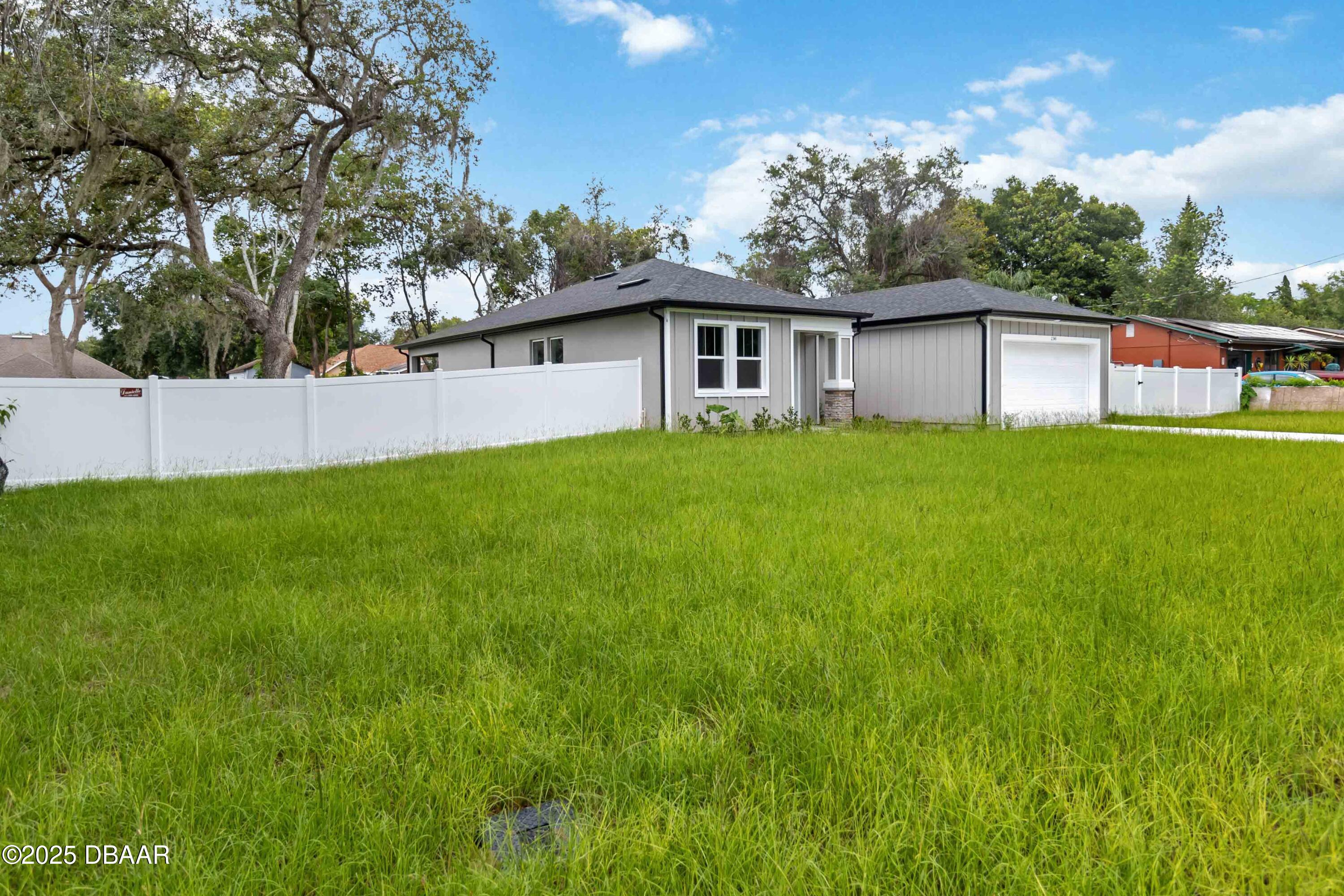 2341 Oleander Road