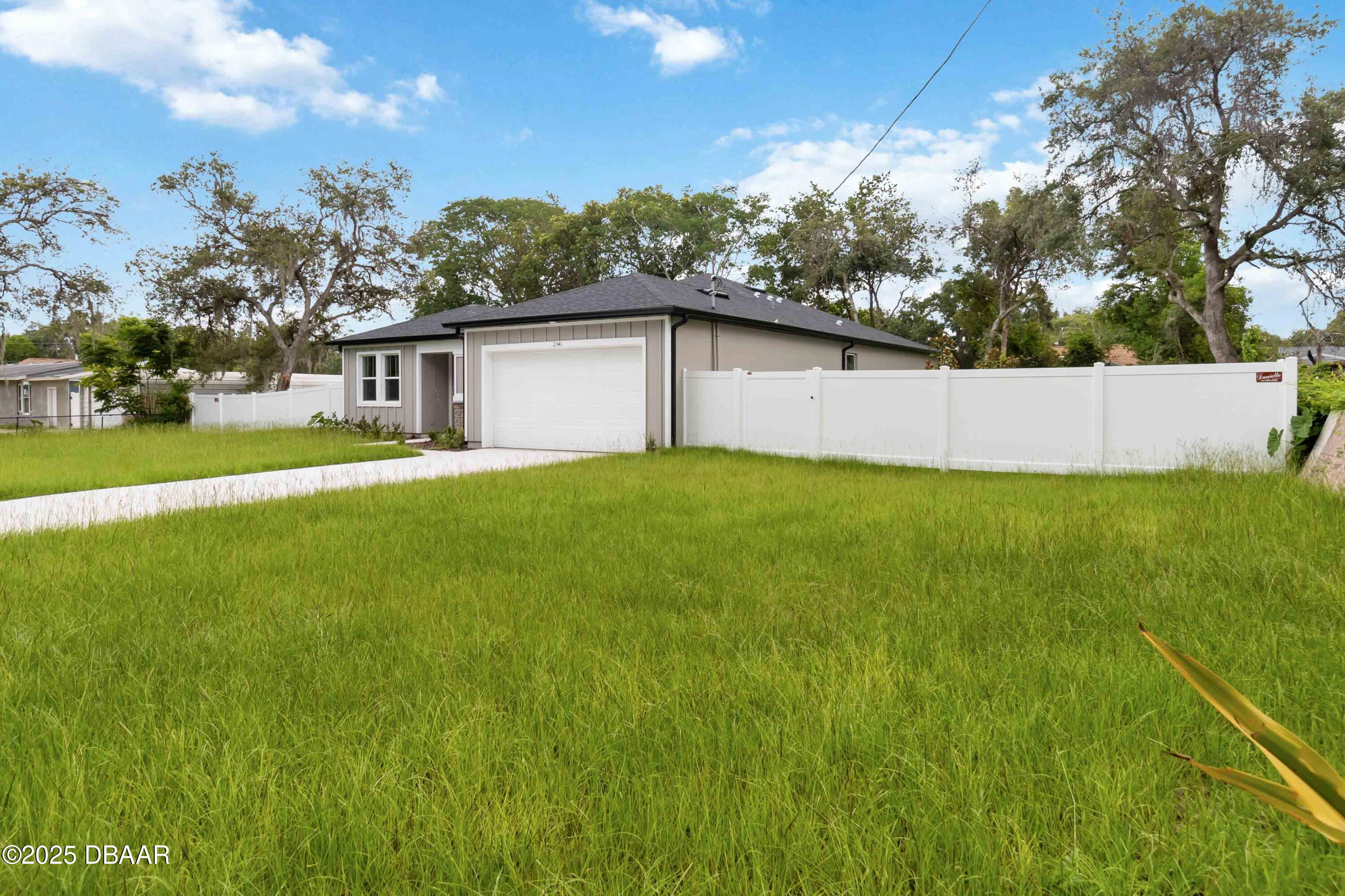 2341 Oleander Road