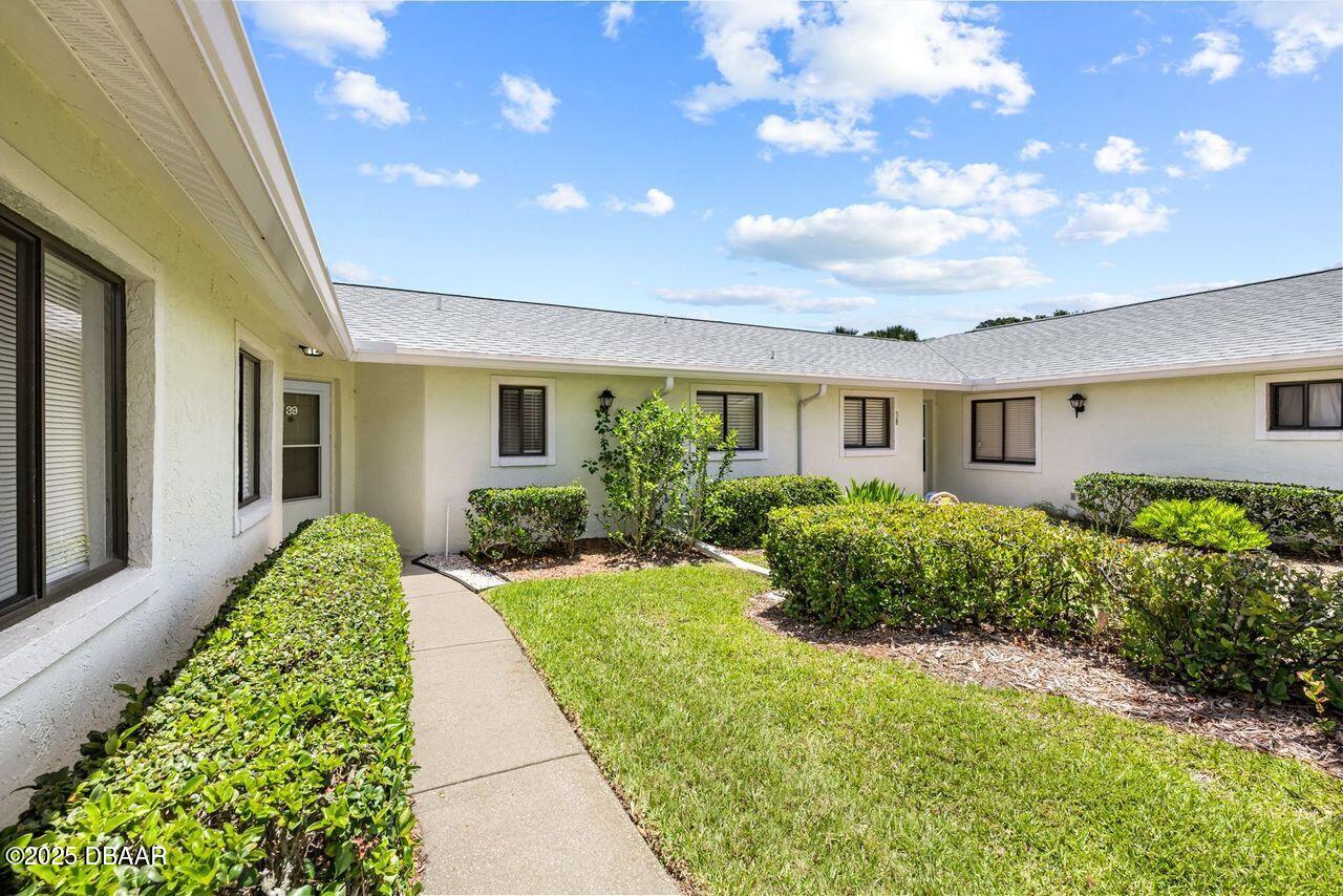 39 Lake Forest Place