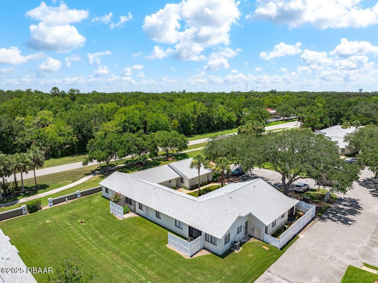 39 Lake Forest Place