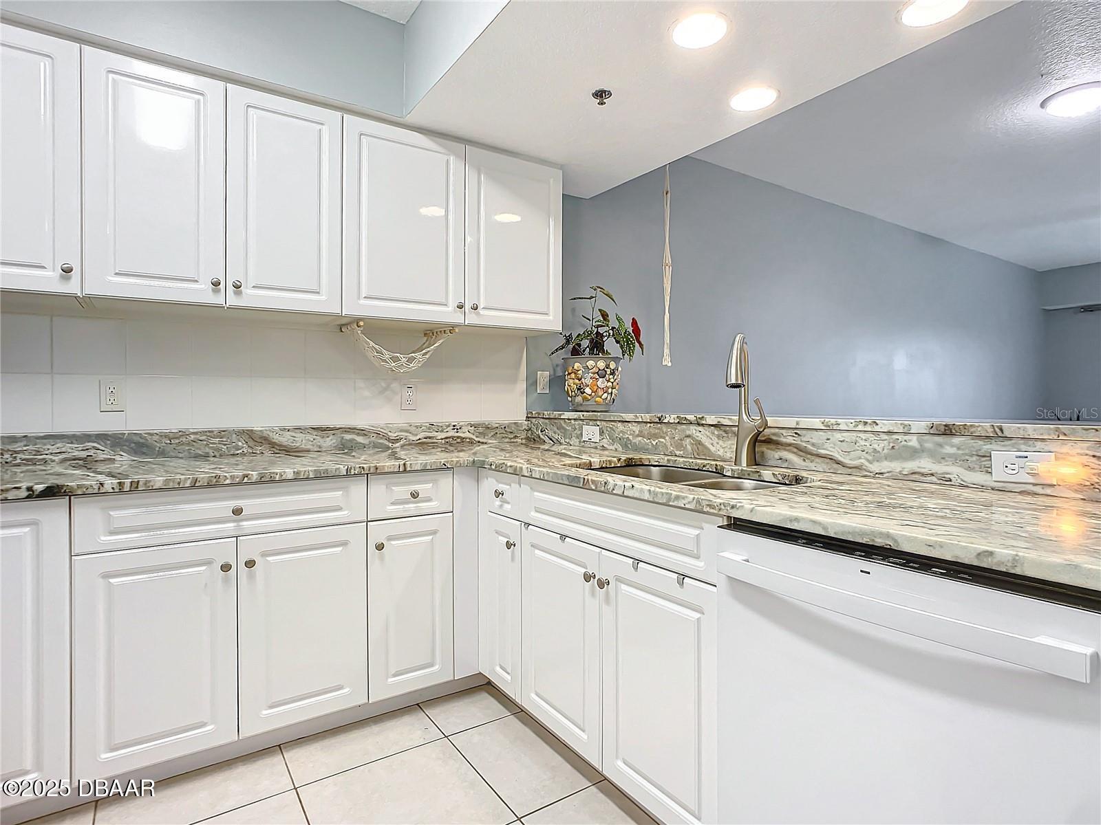 5300 S Atlantic Avenue 9-403