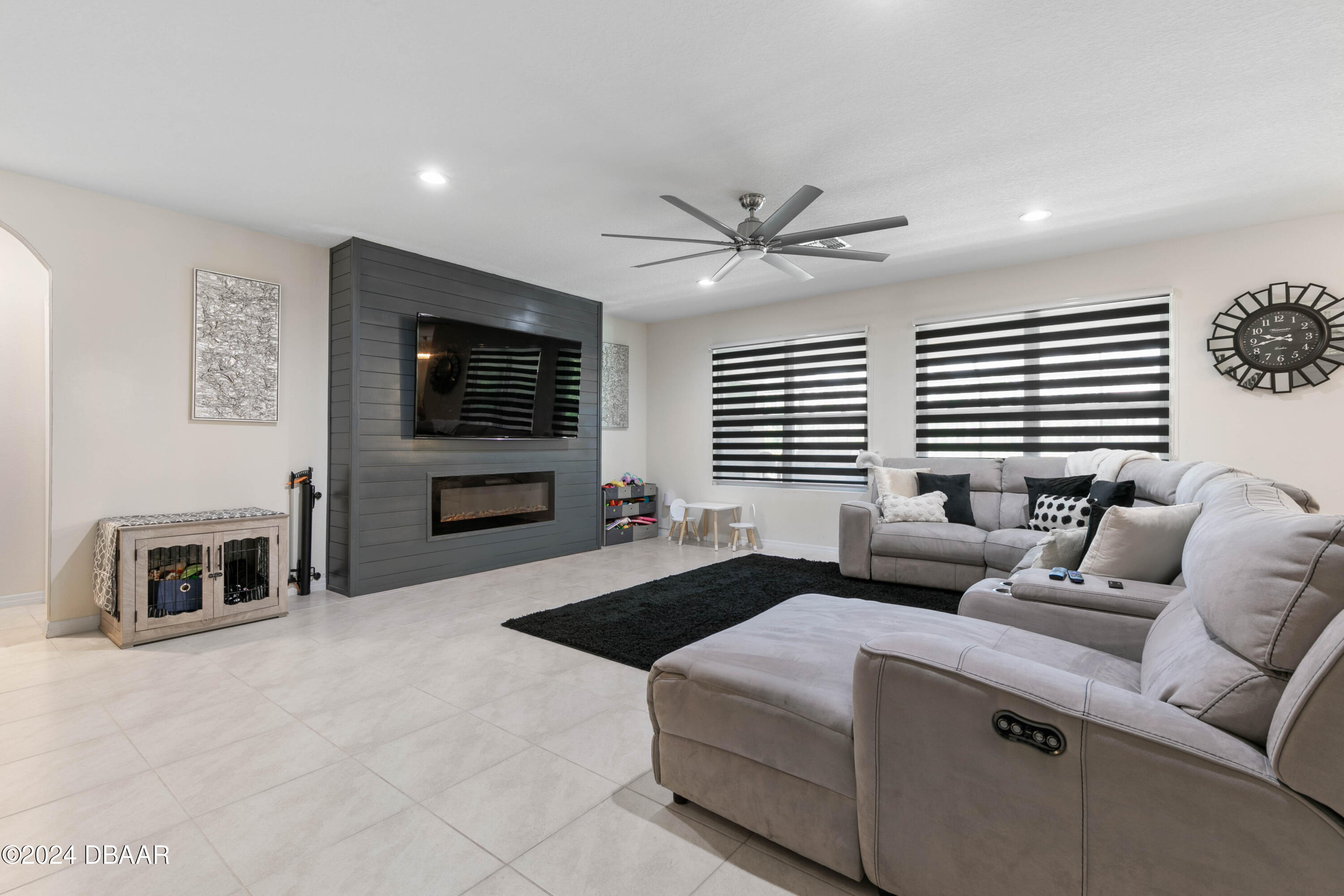 225 Sunset Point Drive W