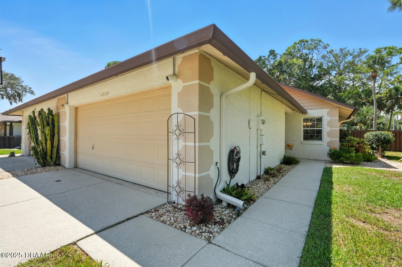 1028 Stonybrook Circle