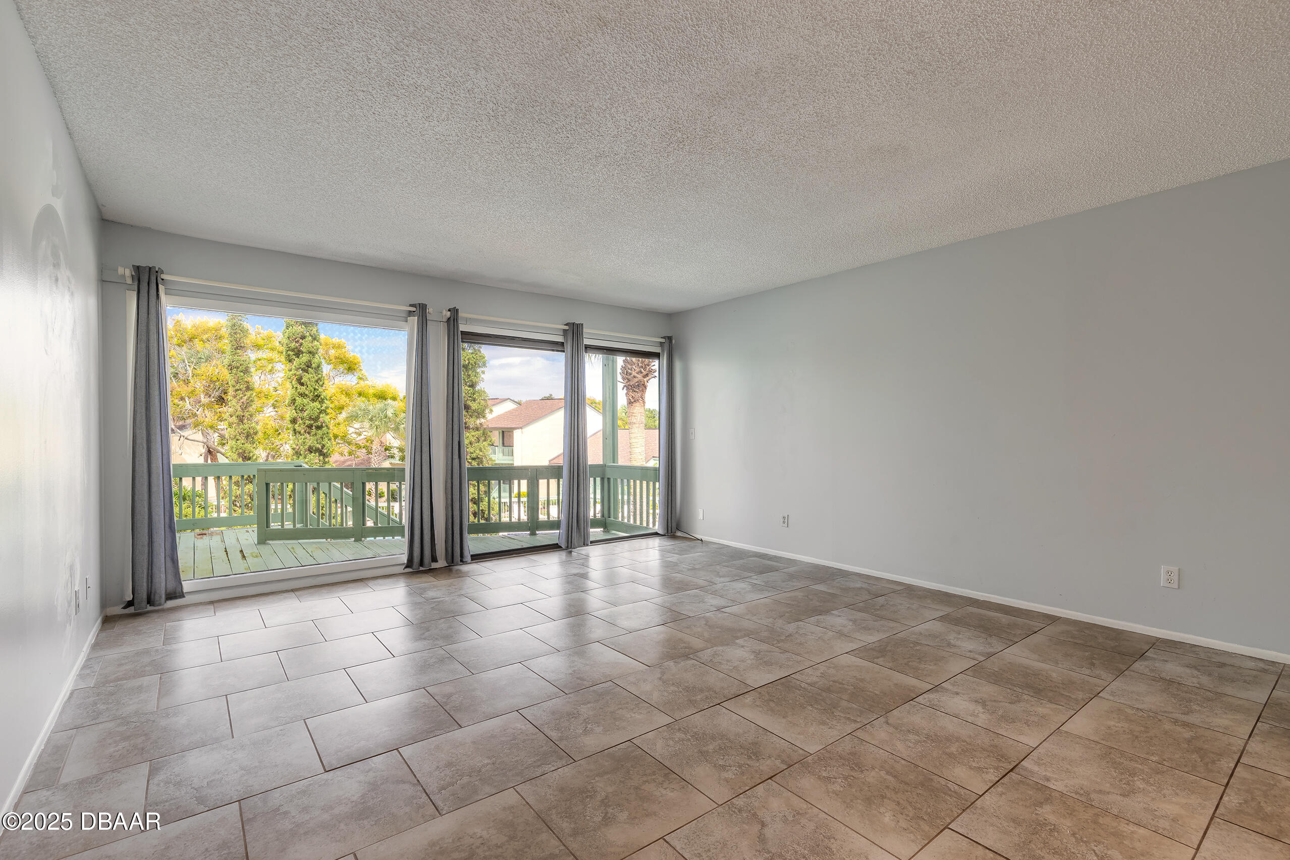 185 Club House Boulevard