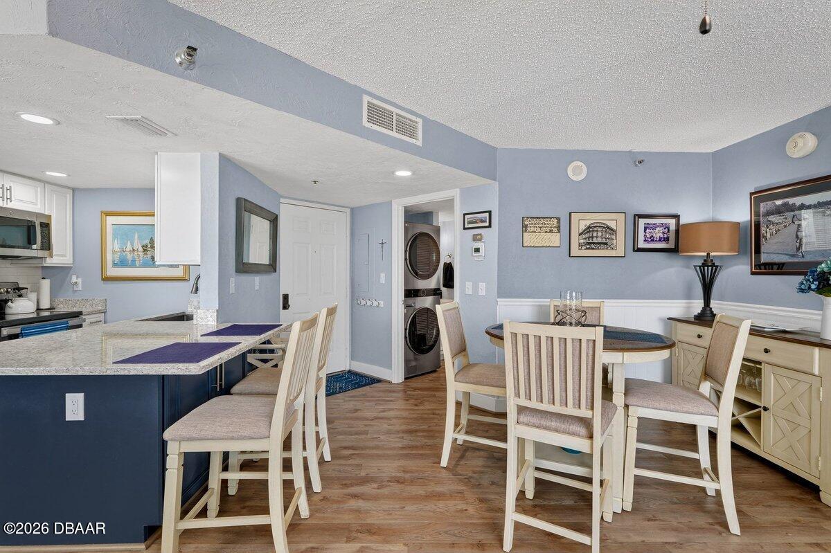 3013 S Atlantic Avenue