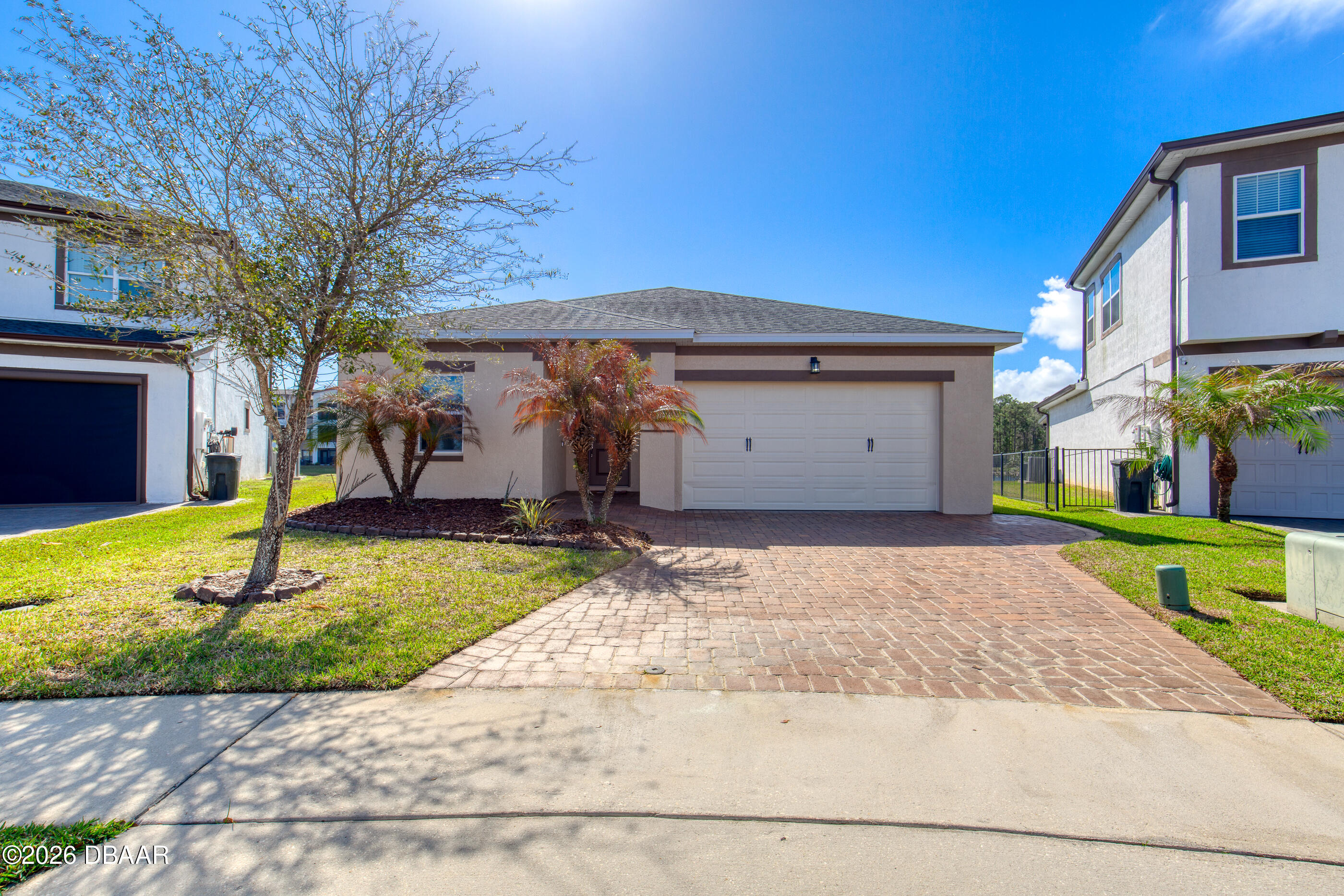5439 Estero Loop