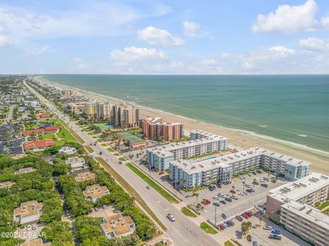 A home in New Smyrna Beach