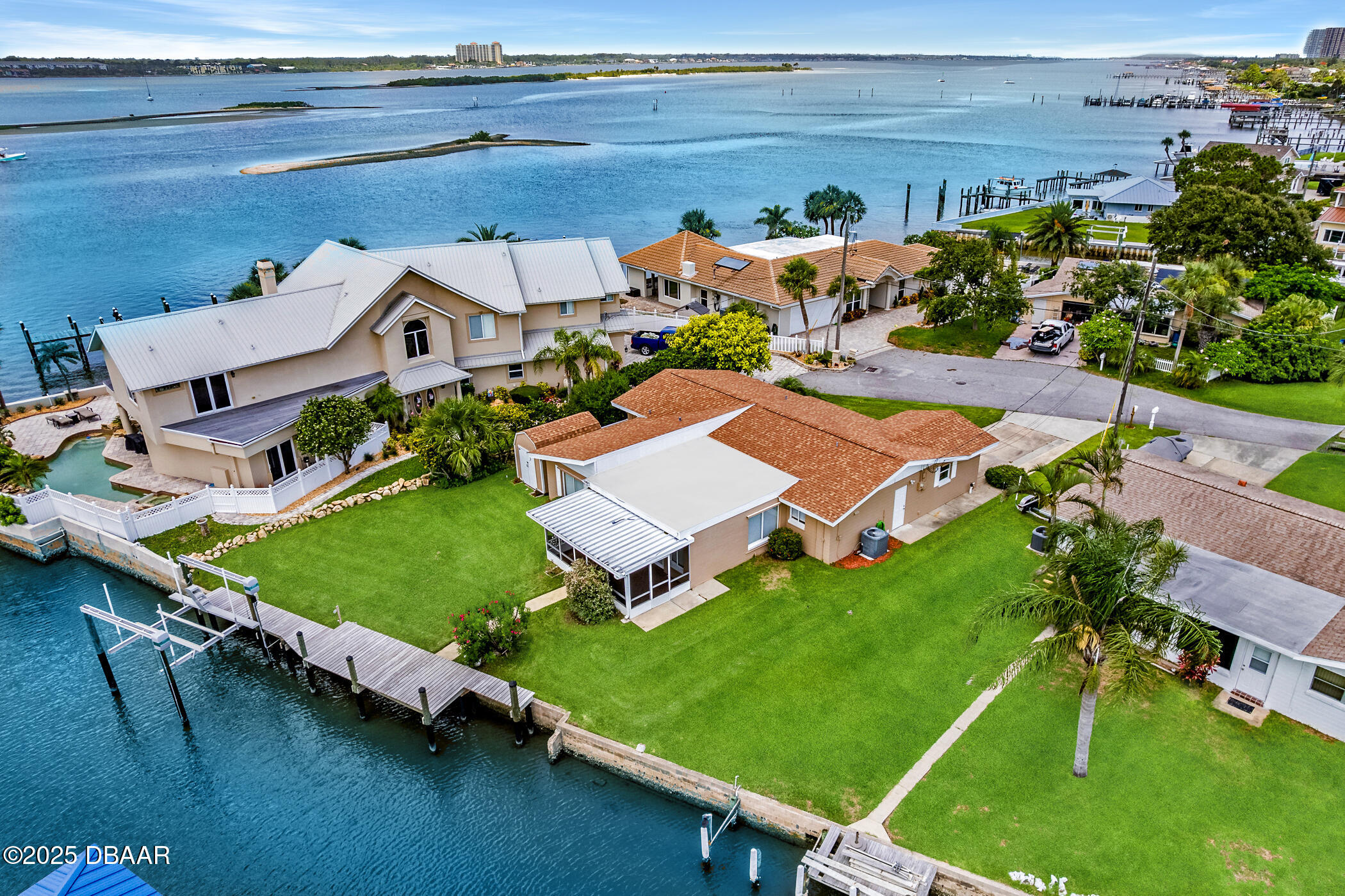 10 Venetian Circle