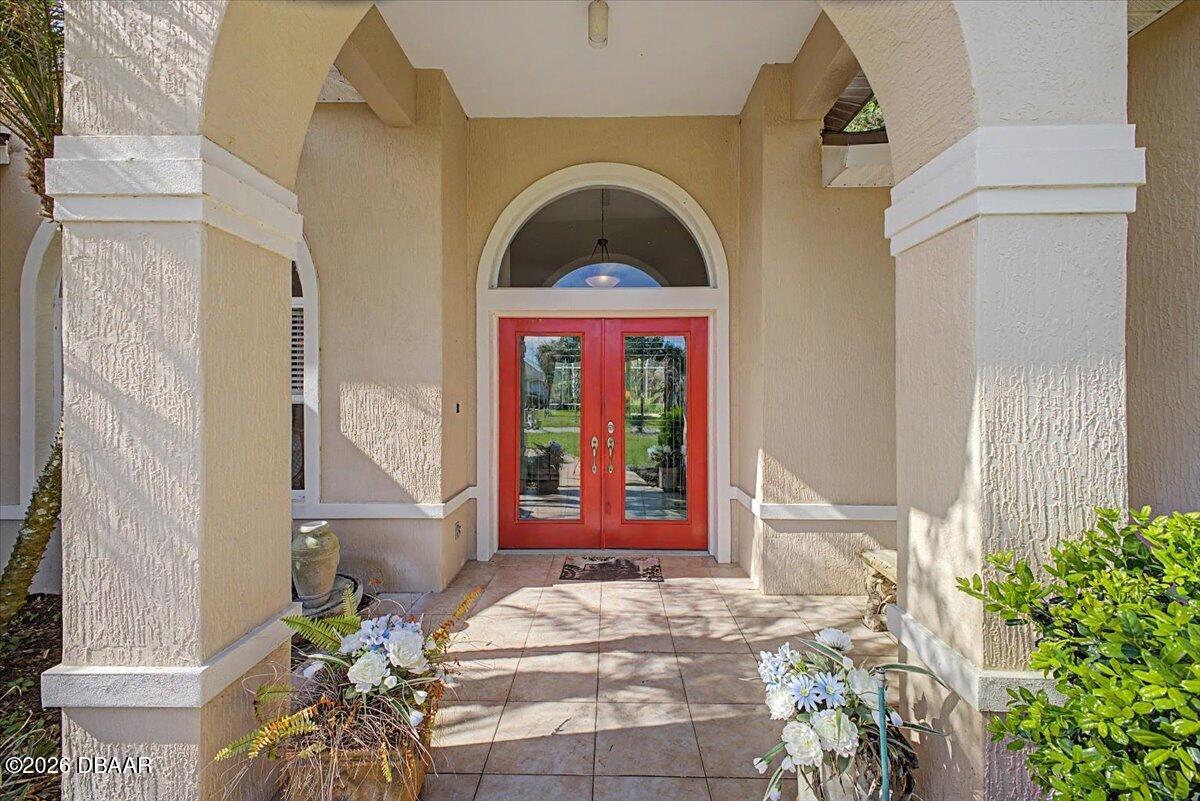 11 Crescent Lake Way